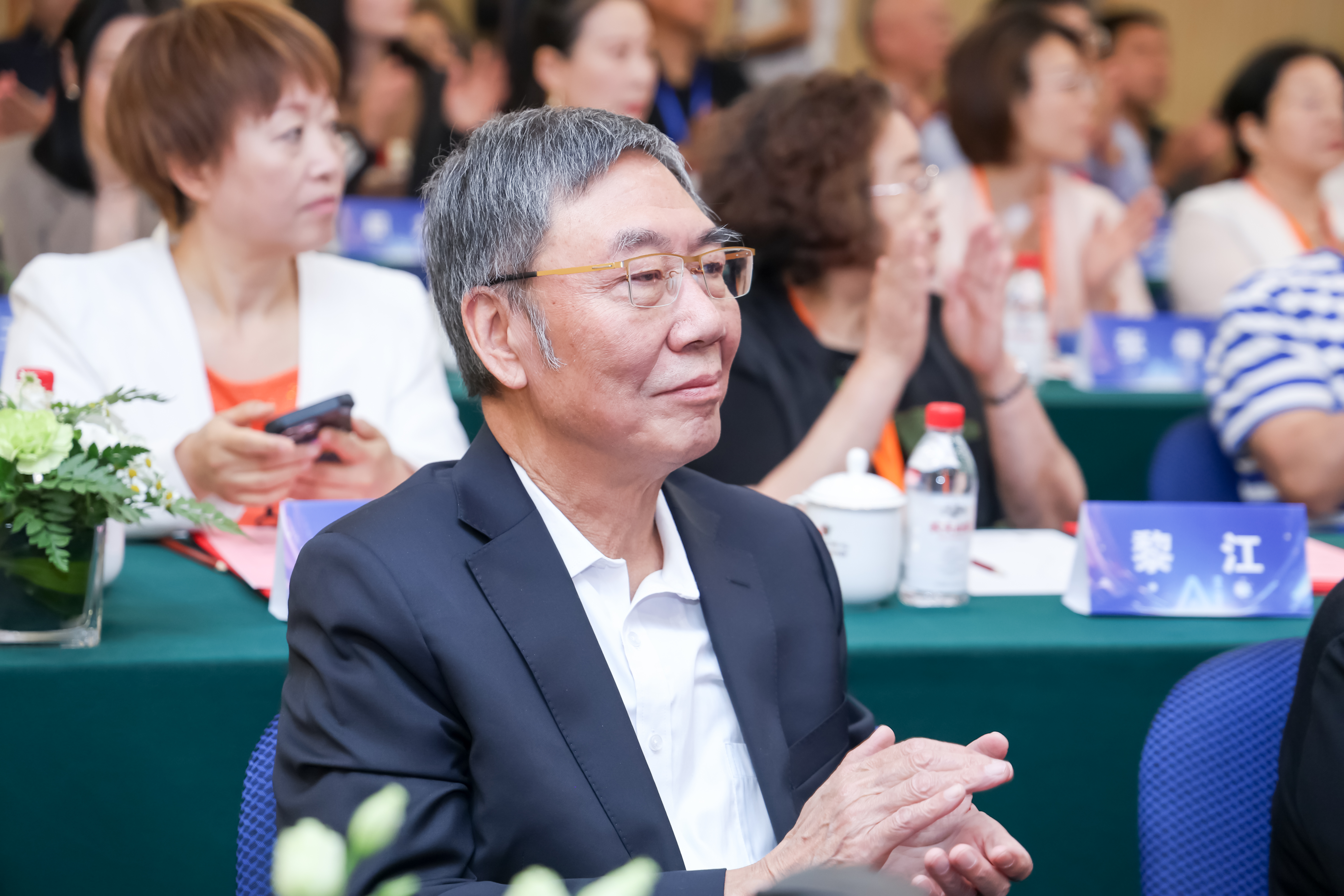 文章附图