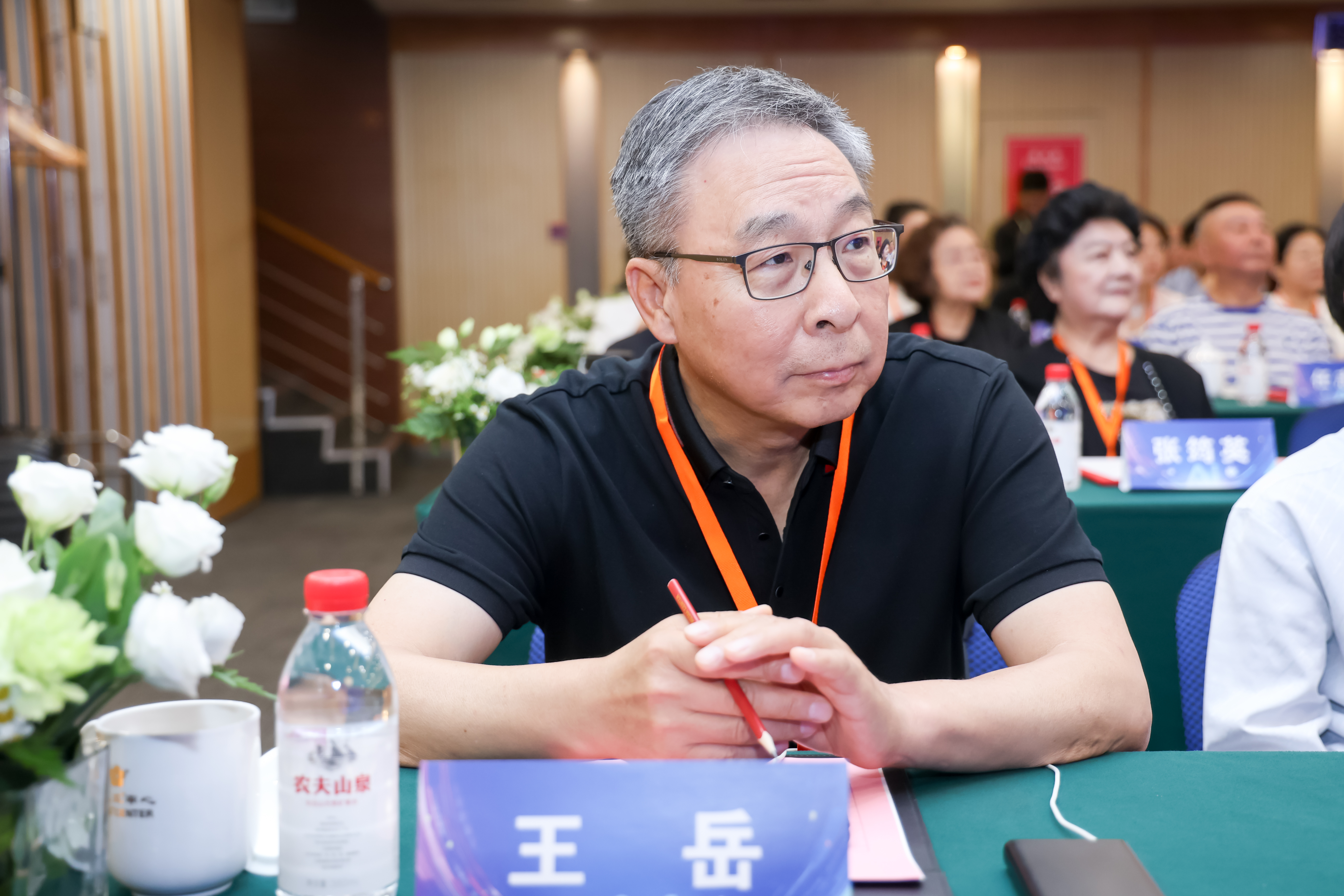 文章附图